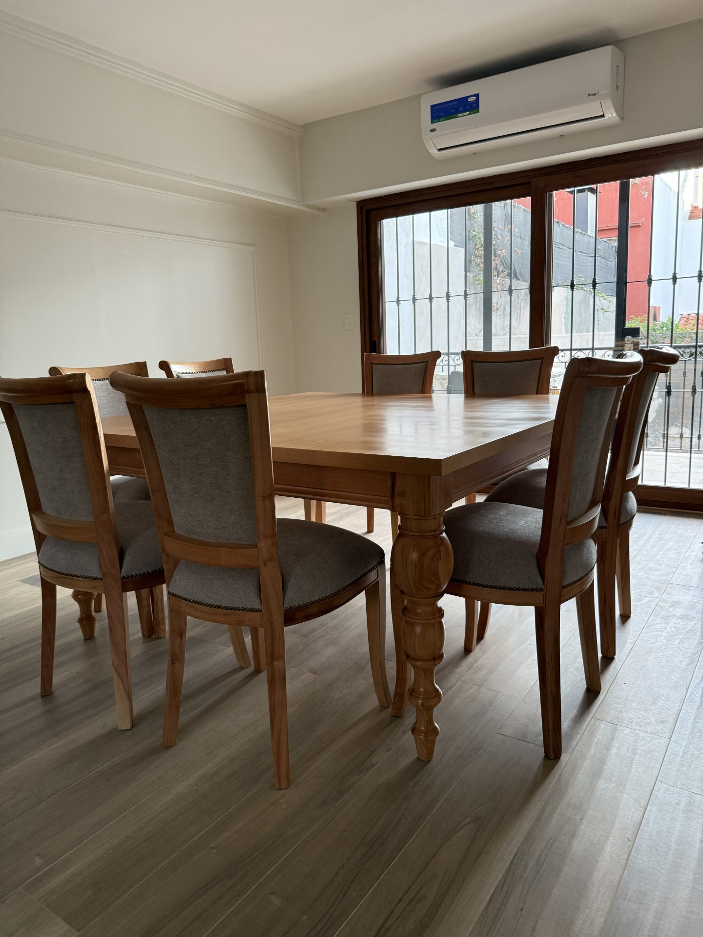 Mesa Estilo Eduardo (Cuadrada)